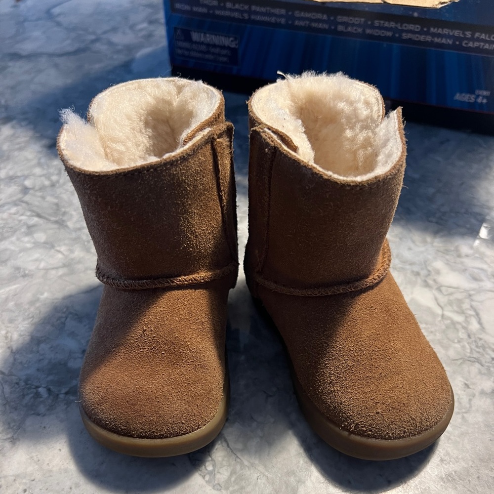 Toddler UGG boots size 4/5